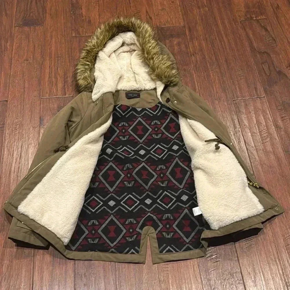 Large LOVE TREE Military Green Hooded Fur Coat - Picture 5 of 12